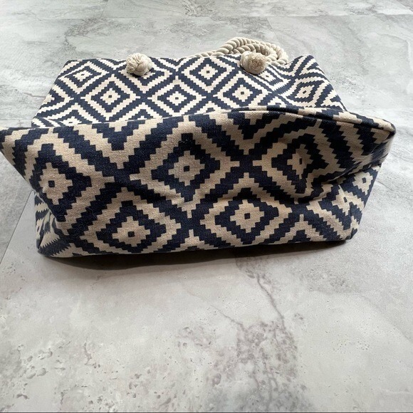 Summer & Rose Fab Fit‎ Ikat Fun Tote Bag 18 x 14 Large Blue & Cream - Picture 2 of 3